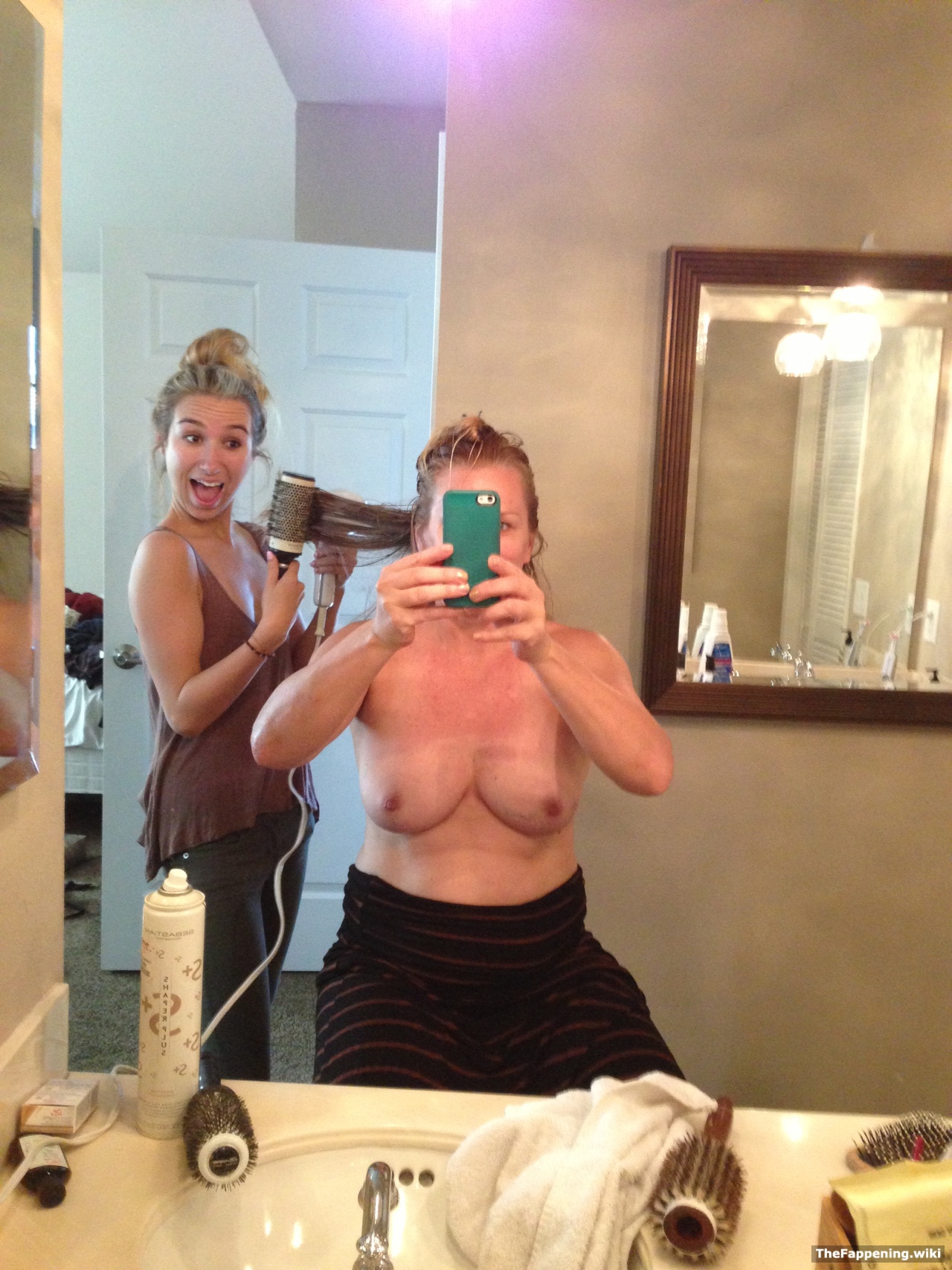 Jenny McCarthy Nude Pics & Vids The Fappening Jenny McCarthy Nude Pics & Vids The Fappening