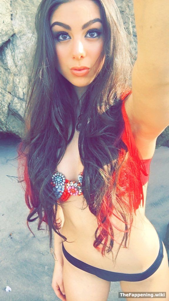 Kira Kosarin Nude Pics & Vids The Fappening