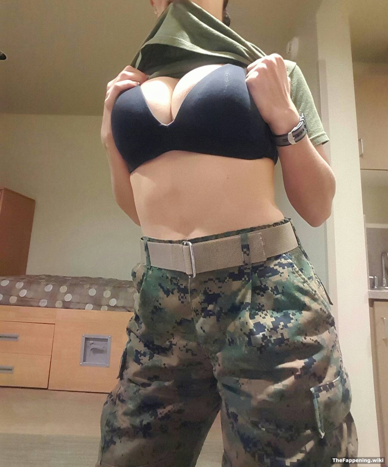 Military Girl Hentai Porn - USA military marines leaked nude photos | The Fappenig