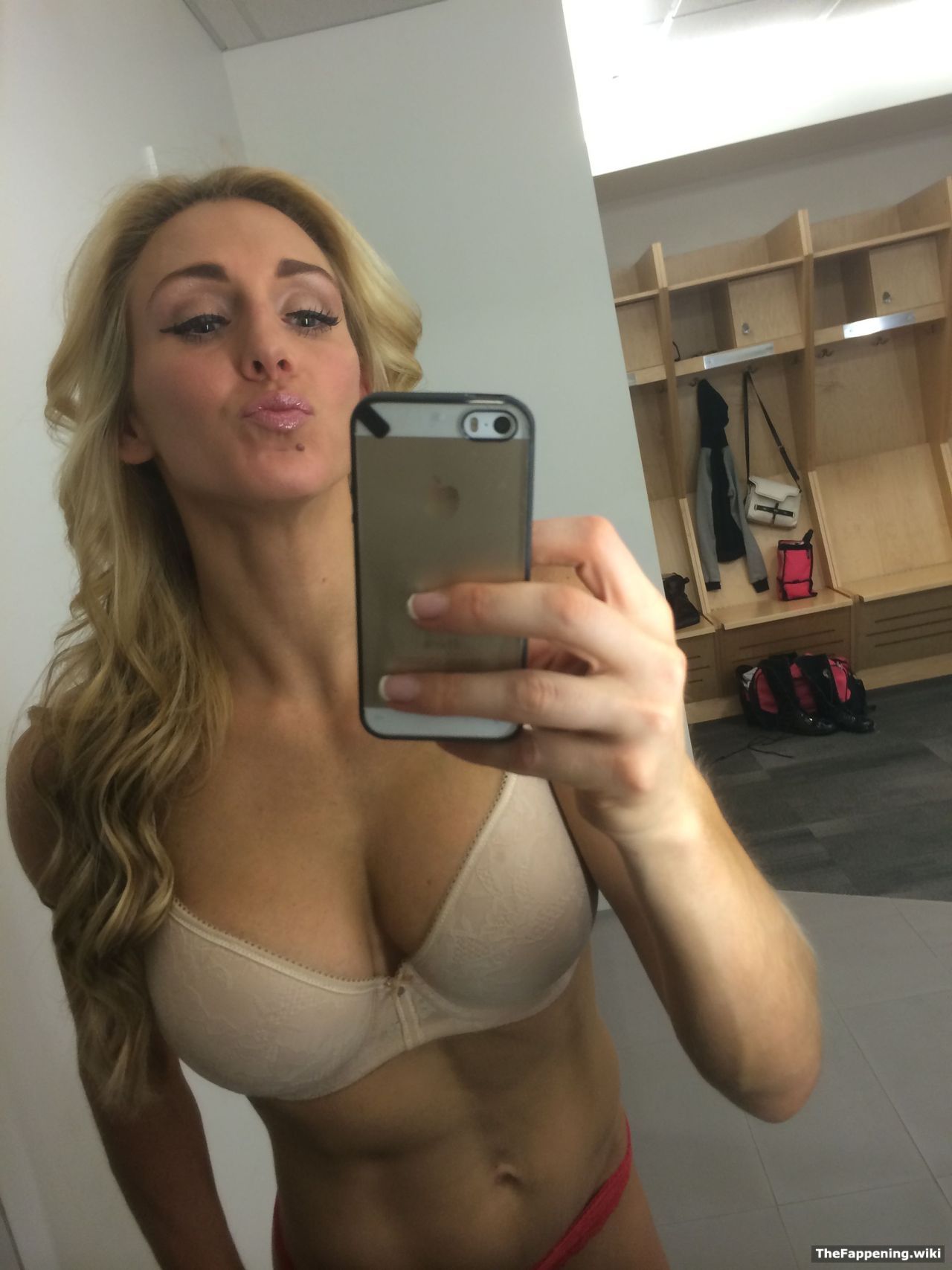 Charlet Fair Sex Video - Charlotte Flair (WWE) Nude Pics & Vids - The Fappening